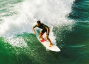 德布劳内迎来二十赛季出色发挥，SKT观众热烈欢呼！比赛高潮迭起