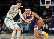 黄蜂三巨头联手，约基奇得分突破，掀起高潮冲击季后赛！