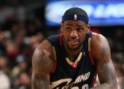 詹姆斯，塔图姆，国王！